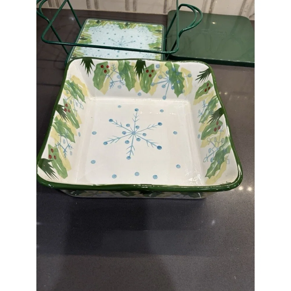 Temp-tations by Tara Hometown Christmas Large 8.75” Dish W/ Trivet Lid Wire Rack